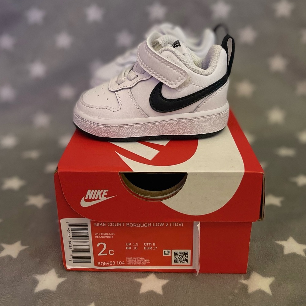 IFANT NIKES